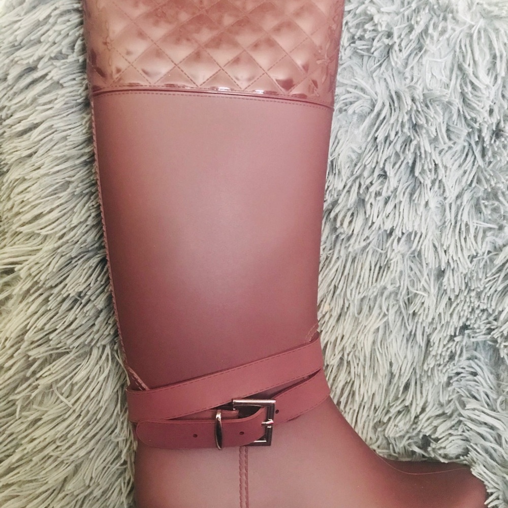 NEW calf height rain boots size 11